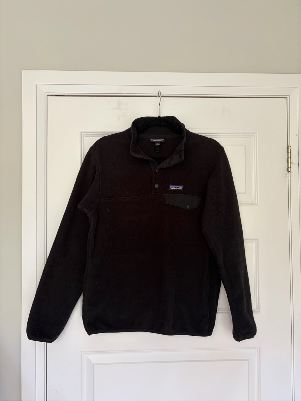 Patagonia Classic Black Women's Fleece Sweater
